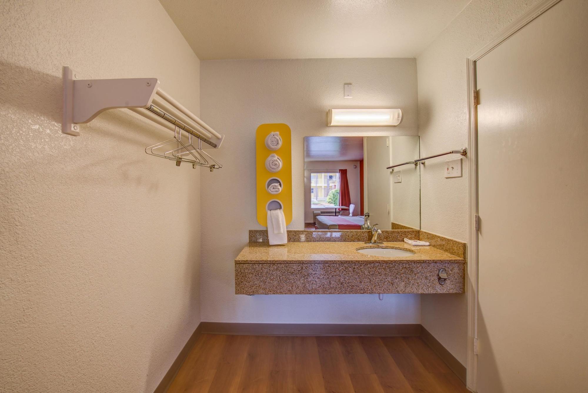 Motel 6-Norfolk, Va エクステリア 写真