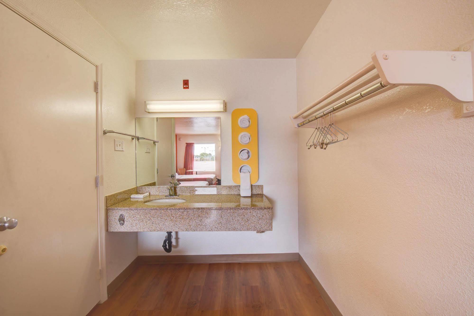 Motel 6-Norfolk, Va エクステリア 写真